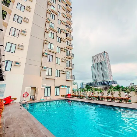 The Median Modern Studio Near It Park