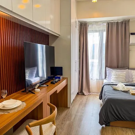 The Median Modern Studio Near It Park