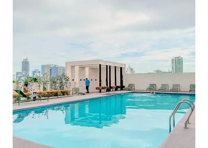 The Median Modern Near It Park 4*