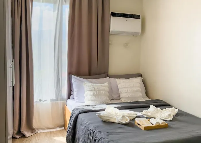 The Median Modern Near It Park 4*