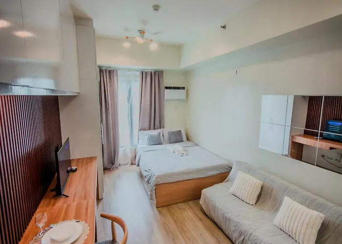 The Median Modern Near It Park 4*
